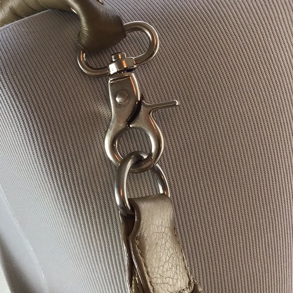 Hobo International Small Gold Leather Hobo Shoulder Bag - Picture 2 of 7